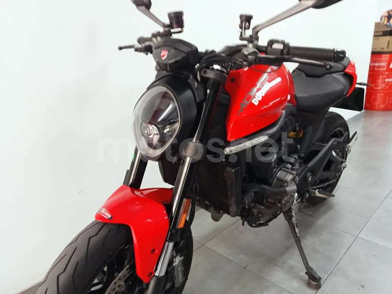 Ducati Monster - Vista 3