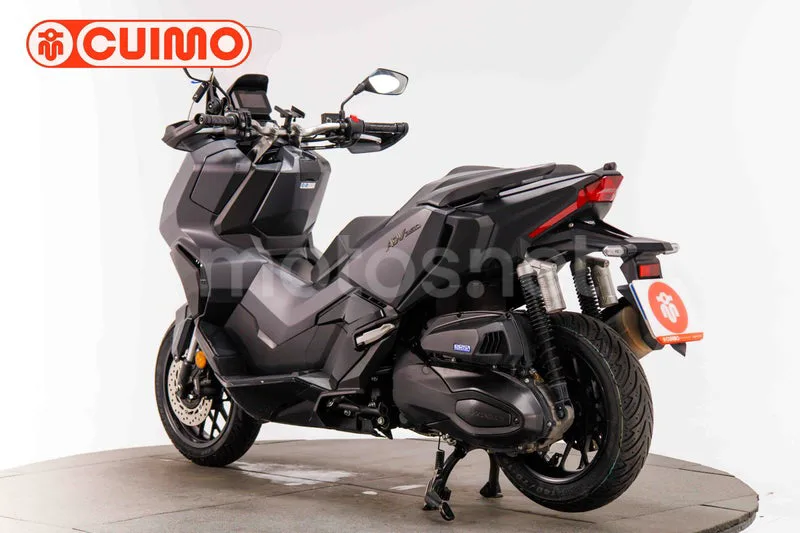 Honda ADV350 - Vista 6