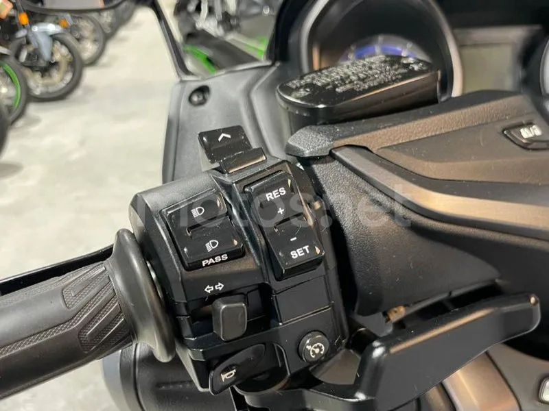 Yamaha TMAX 560 - Vista 12