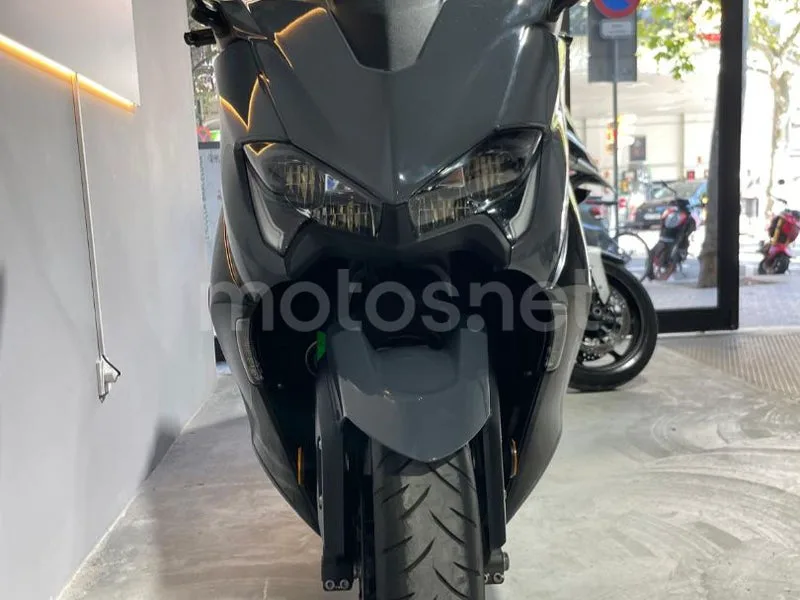 Yamaha TMAX 560 - Vista 10