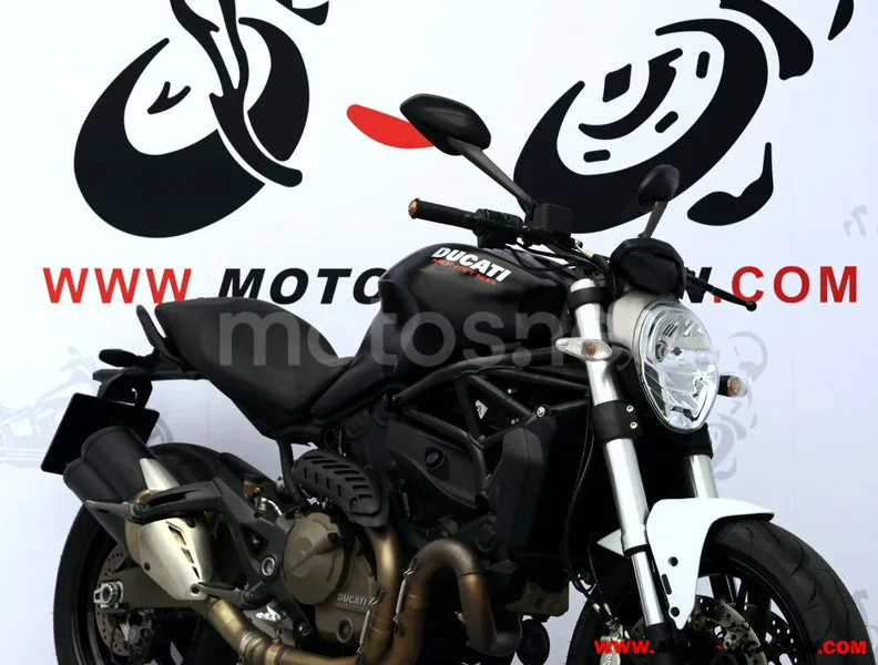 Ducati Monster 821 - Vista 4