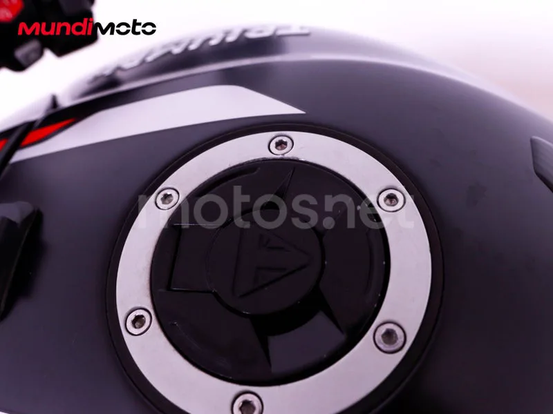 Triumph Speed Triple - Vista 18