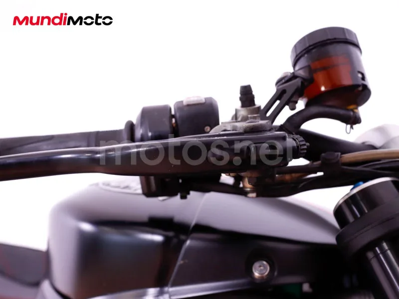Triumph Speed Triple - Vista 19