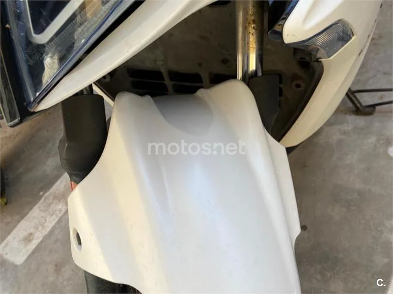 Kymco K-XCT 300i - Vista 6