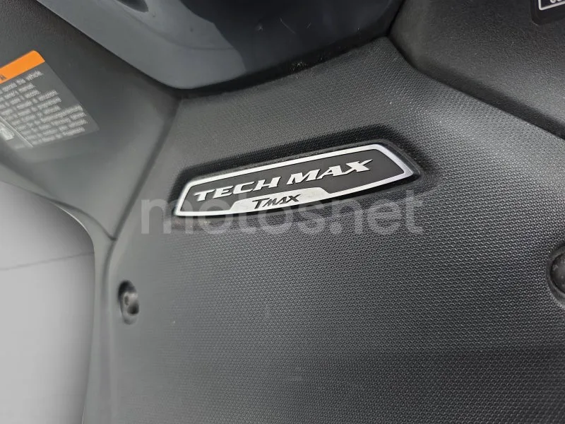 Yamaha TMAX - Vista 7