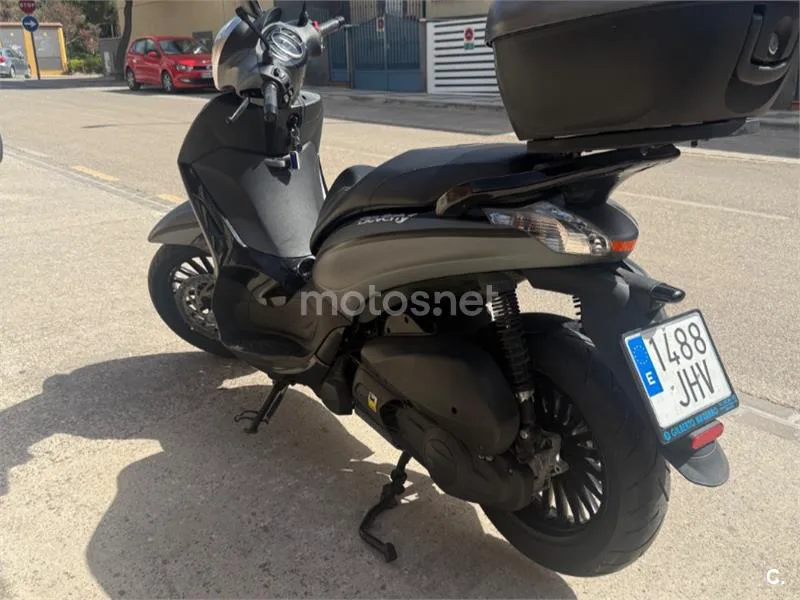 Piaggio Beverly 125 - Vista 6