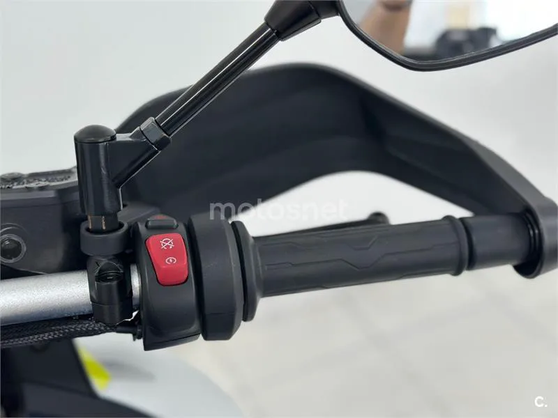 CFMOTO 800MT - Vista 20