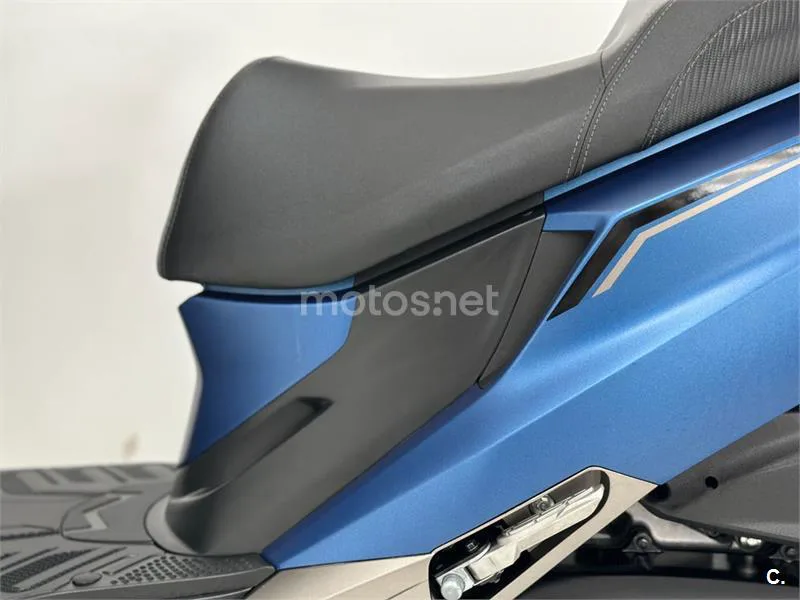 Kymco X-Town CT 300 - Vista 18