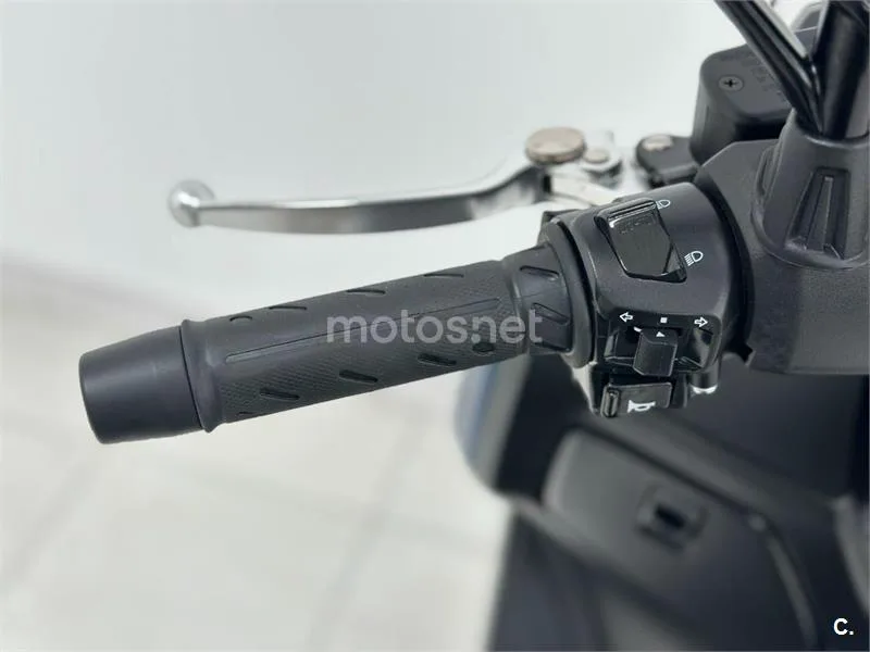 Kymco X-Town CT 300 - Vista 25