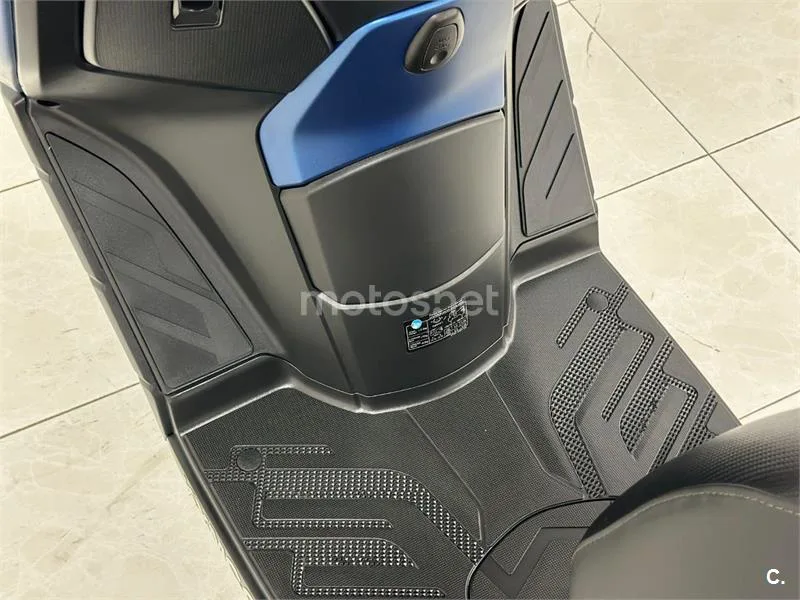 Kymco X-Town CT 300 - Vista 27