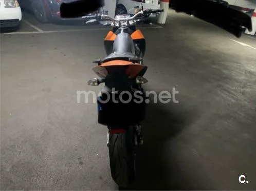 KTM 690 Duke - Vista 3