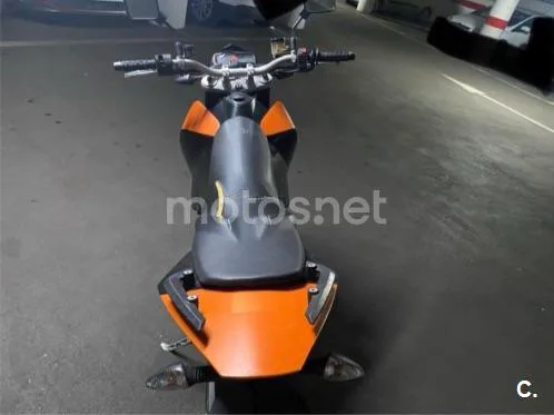 KTM 690 Duke - Vista 4