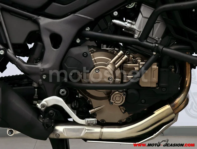 Honda CRF1000L Africa Twin - Vista 5