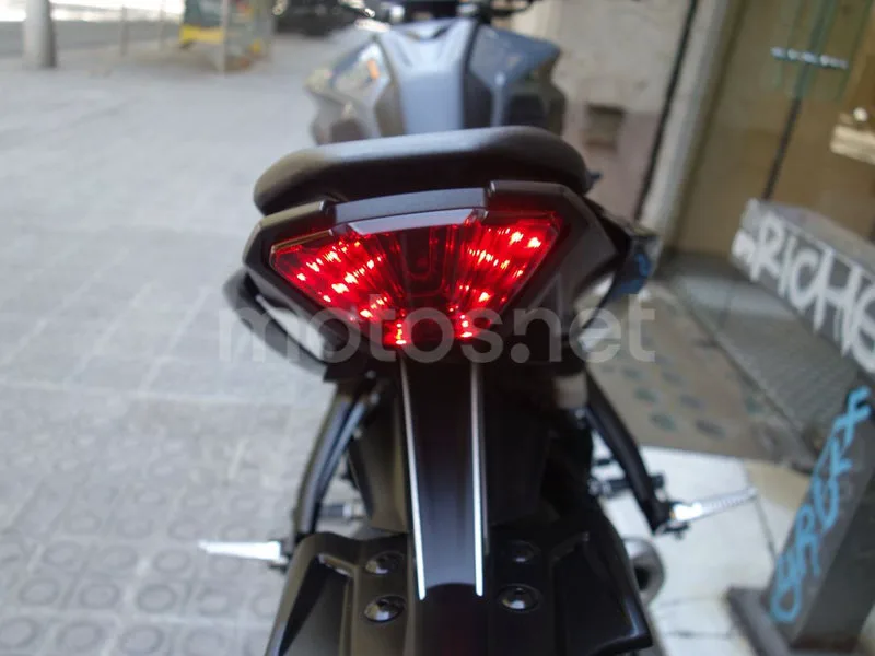 Yamaha MT-07 - Vista 12