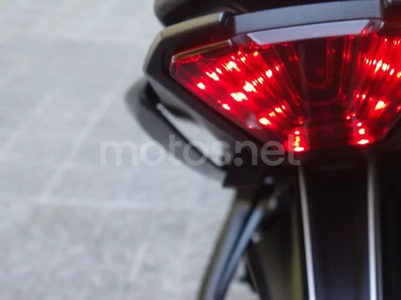 Yamaha MT-07 - Vista 13