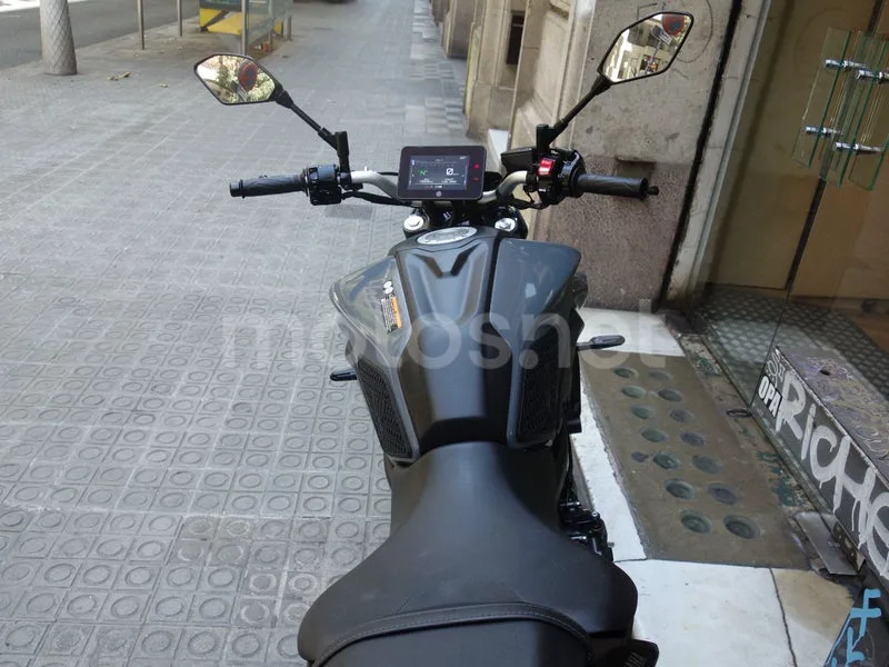 Yamaha MT-07 - Vista 14