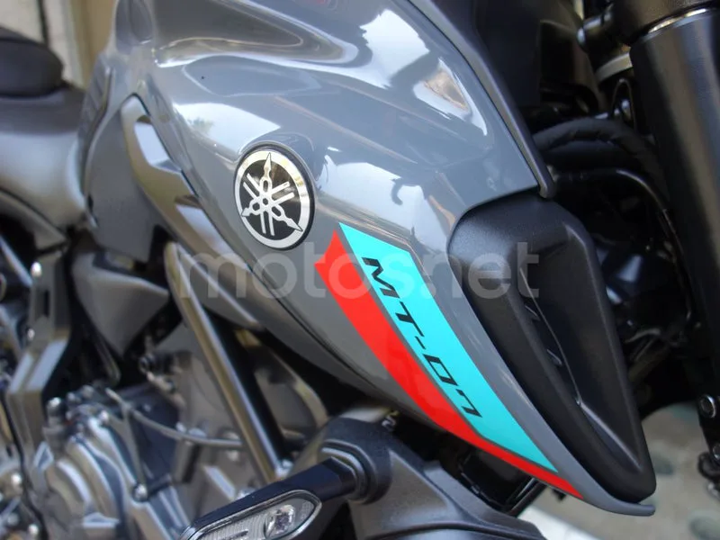 Yamaha MT-07 - Vista 17