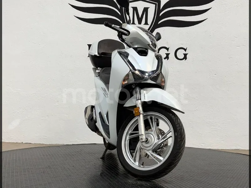 Honda SH125i - Vista 4