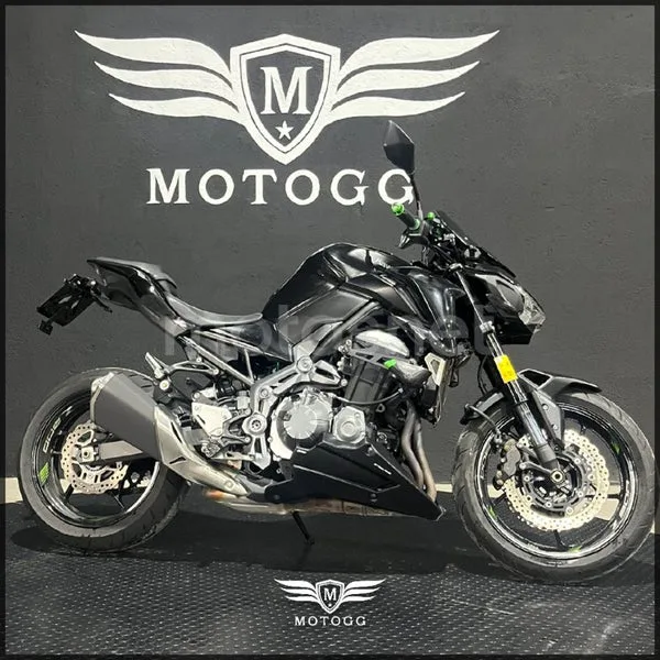 Kawasaki Z900 - Vista 3