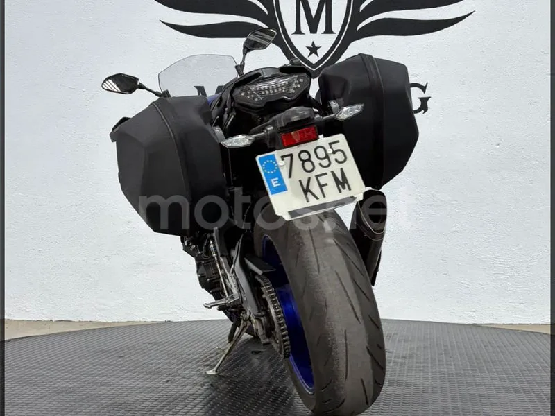 Yamaha MT-10 - Vista 9