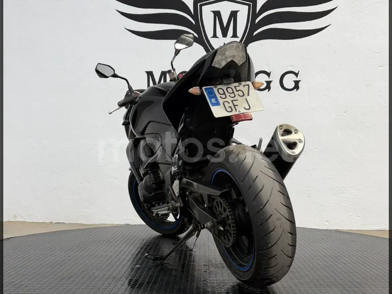 Kawasaki Z750 - Vista 10