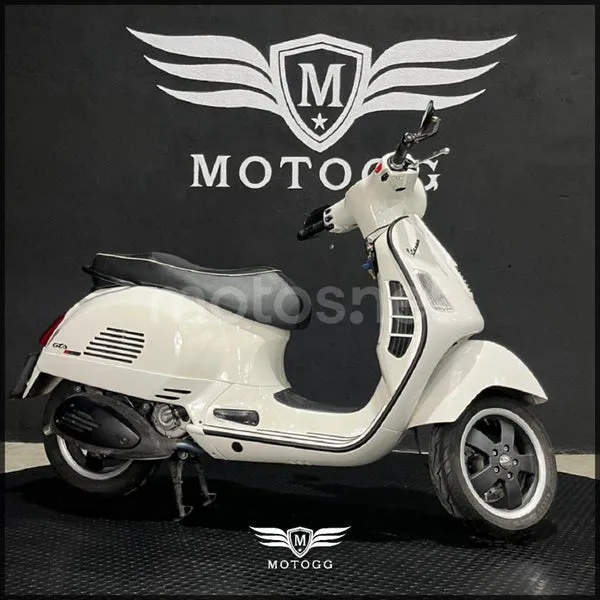 Vespa GTS 300 - Vista 3