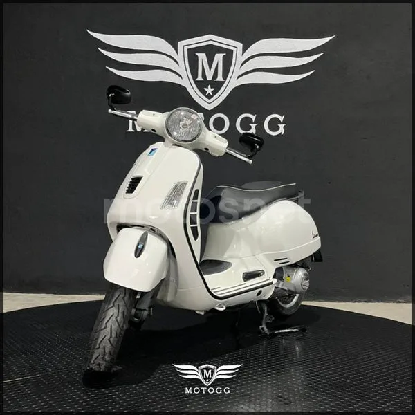 Vespa GTS 300 - Vista 6