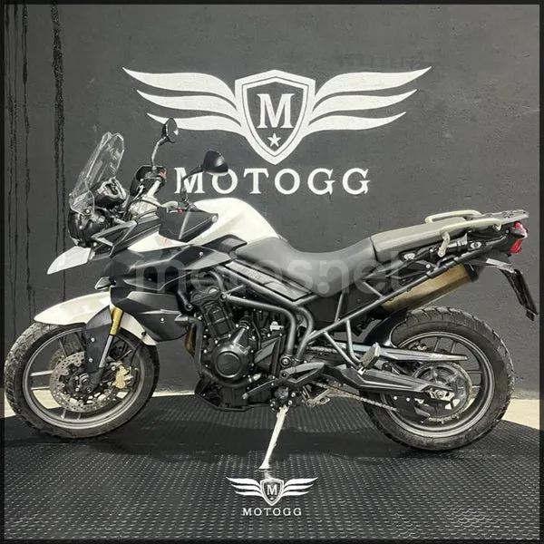 Triumph Tiger 800 - Vista 5