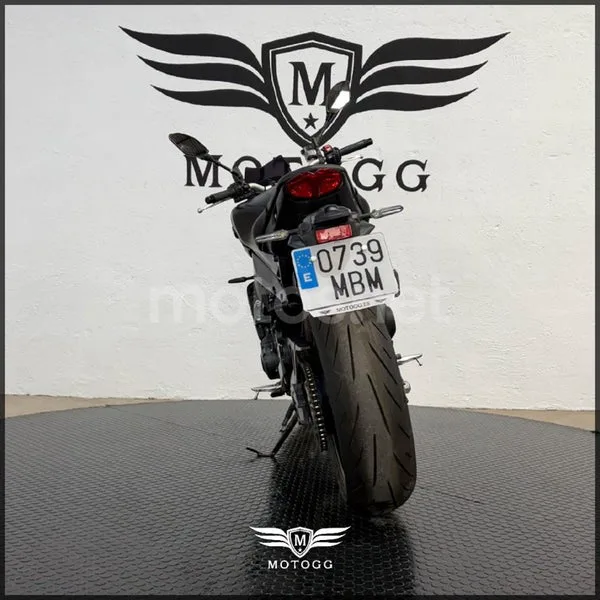 Yamaha MT-09 - Vista 10