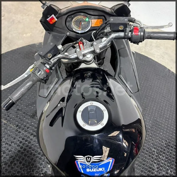 Suzuki Bandit 650S - Vista 8