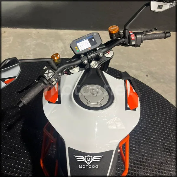 KTM 1290 Super Duke R - Vista 8