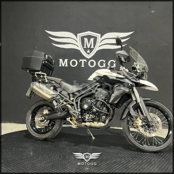 Triumph Tiger 800 - Vista 3