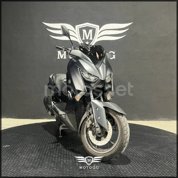 Yamaha XMAX 300 - Vista 4