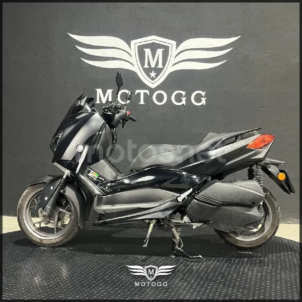 Yamaha XMAX 300 - Vista 5