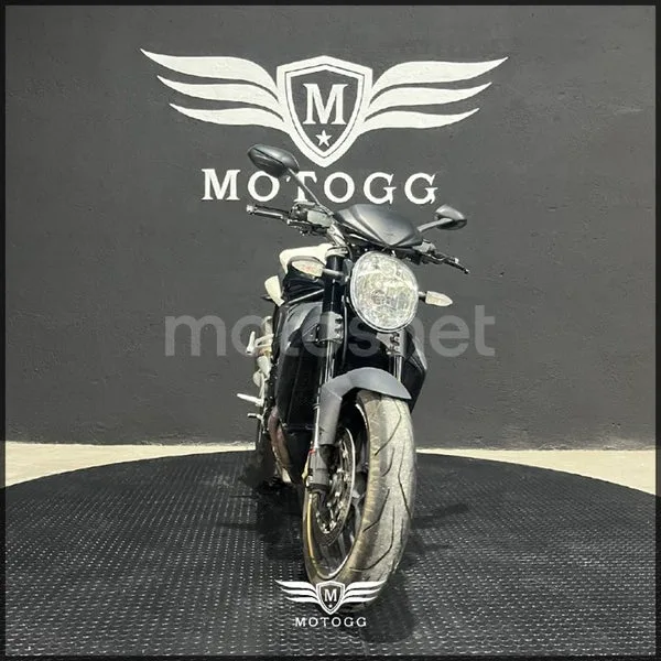 MV Agusta Brutale 1090 - Vista 4