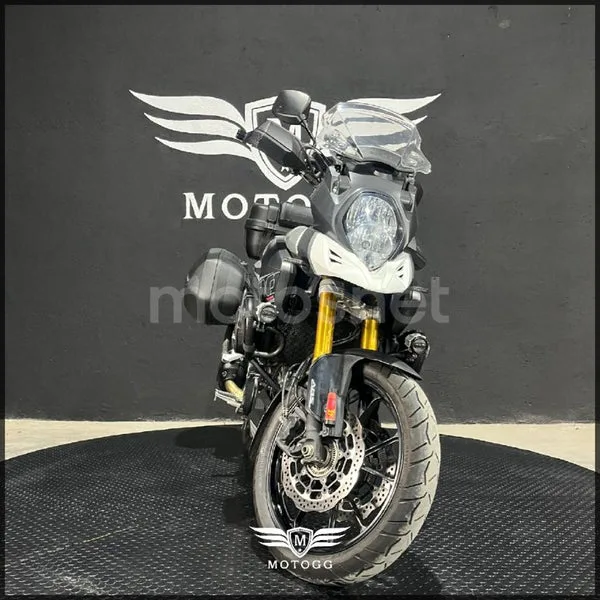 Suzuki V-Strom 1000 - Vista 4