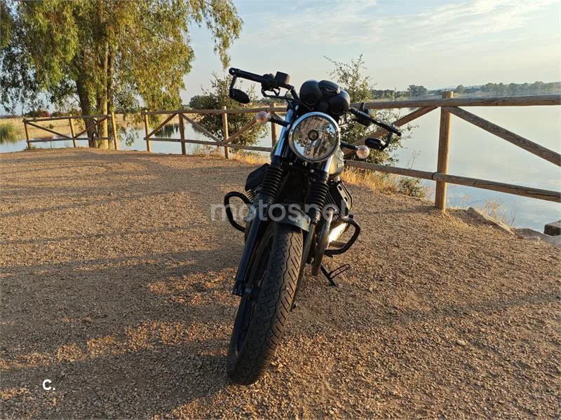 Moto Guzzi V7 II - Vista 3