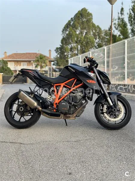 KTM 1290 Super Duke R - Vista 4