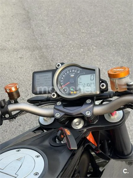 KTM 1290 Super Duke R - Vista 6