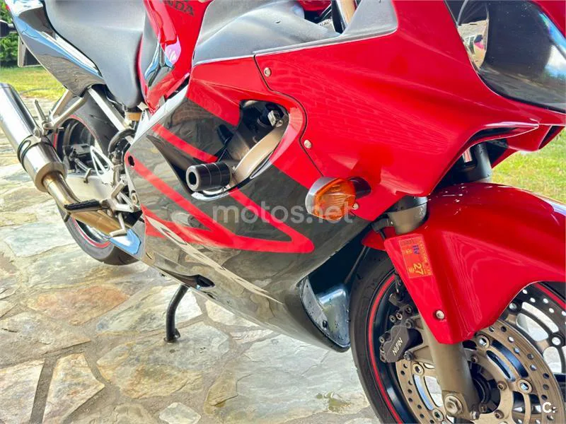Honda CBR600F - Vista 14