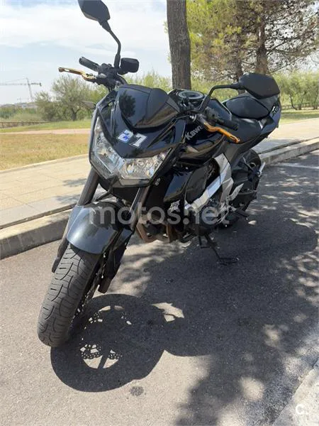 Kawasaki Z750 - Vista 3