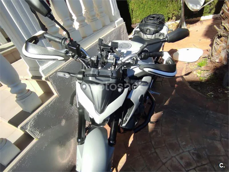 Yamaha MT-03 - Vista 3