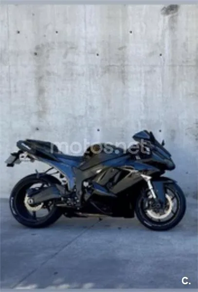 Kawasaki Ninja ZX-6R - Vista 3