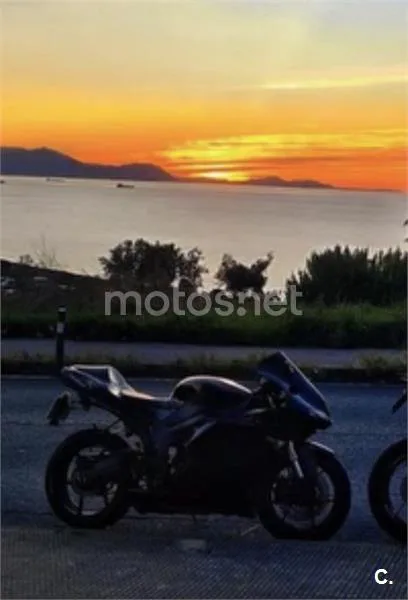 Kawasaki Ninja ZX-6R - Vista 4