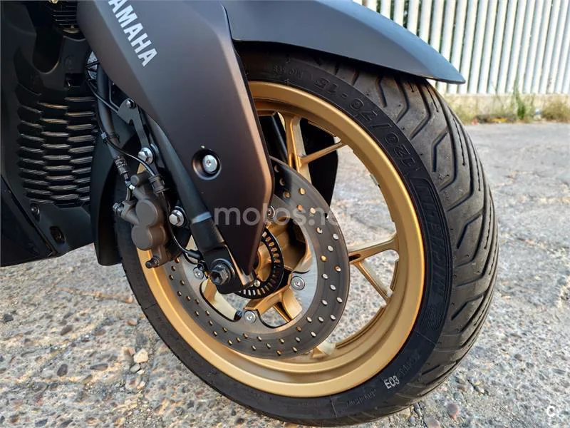 Yamaha XMAX 300 - Vista 16