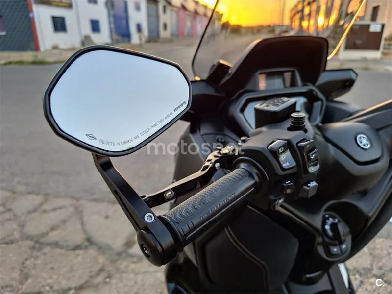 Yamaha XMAX 300 - Vista 17