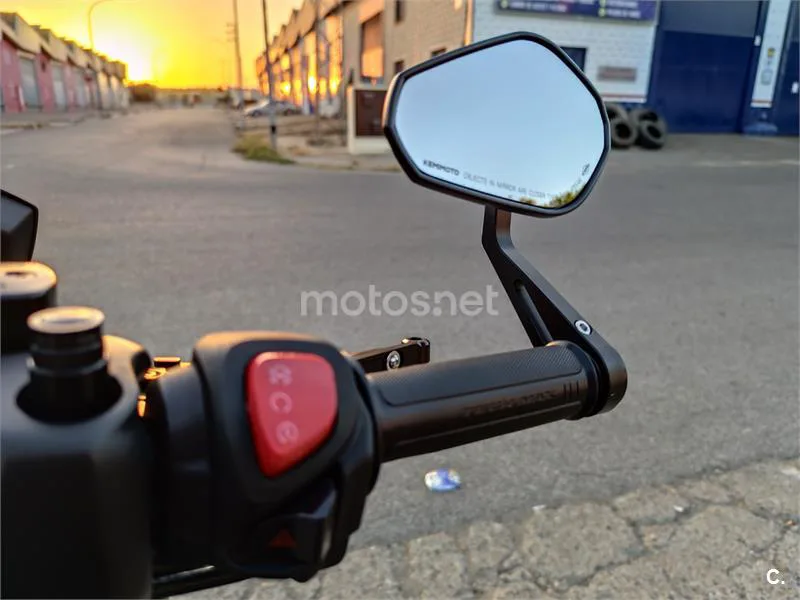 Yamaha XMAX 300 - Vista 19