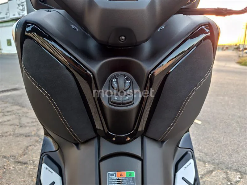 Yamaha XMAX 300 - Vista 20