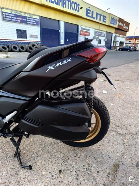 Yamaha XMAX 300 - Vista 24