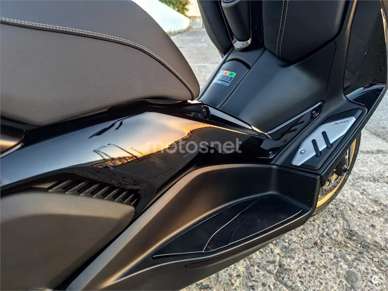 Yamaha XMAX 300 - Vista 27